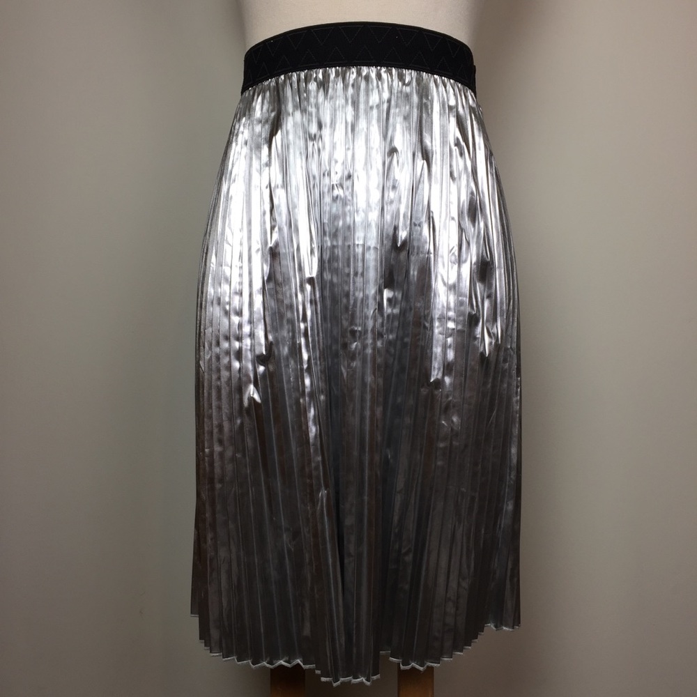 LuLaRoe Jill Silver Pleated Skirt